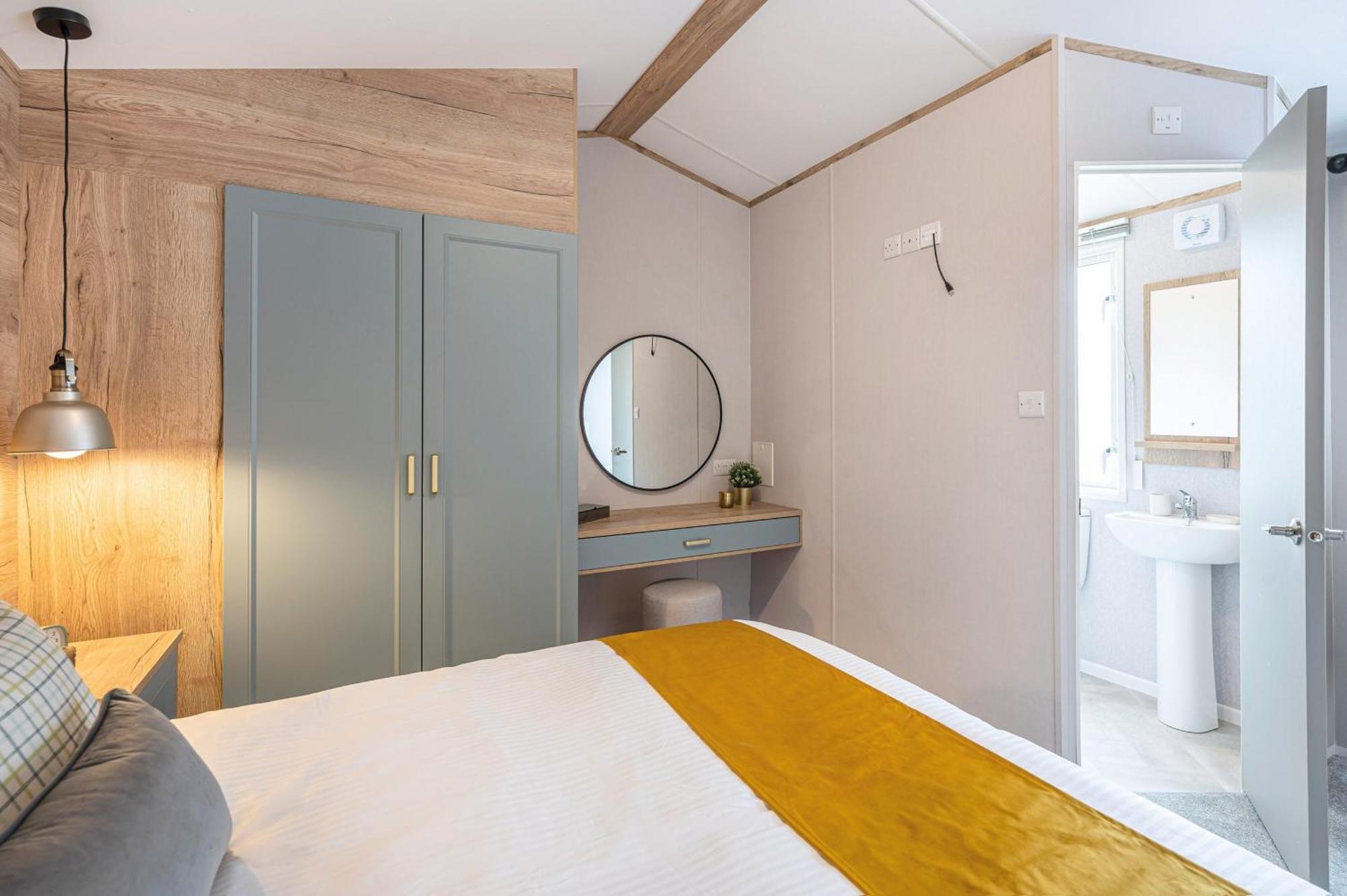 Emma'S Sea View 2-Bedroom Caravan At Durdle Door Near Wareham Dorset 웨스트 룰워스 외부 사진